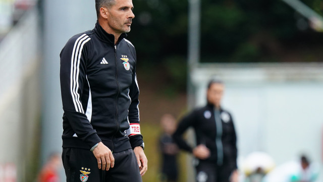 Benfica B 'acelera no vermelho' e derruba o Académico de Viseu
