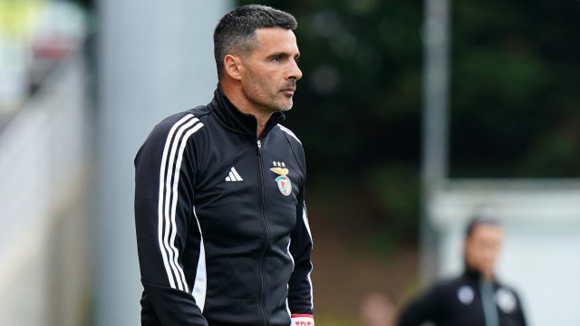 Benfica B 'acelera no vermelho' e derruba o Académico de Viseu