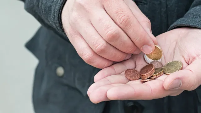 Pobreza baixa para 15,4%, mas desigualdades persistem em Portugal