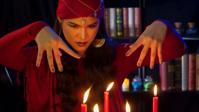 Só entram em 2026 com algum ritual! Os 4 signos mais supersticiosos 