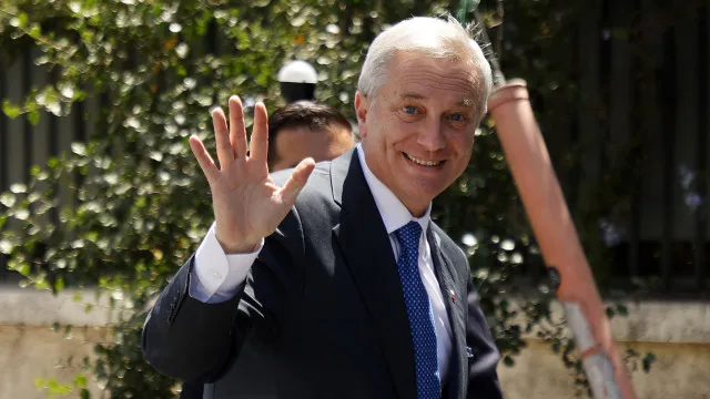 
                    Presidente do Chile anuncia reforma económica para 