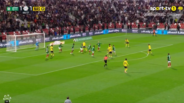 Golo 957 da carreira de Cristiano Ronaldo foi apontado com... as costas