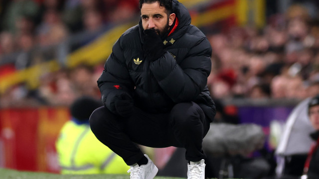 Amorim travado por 'super' José Sá no empate do United diante do Wolves