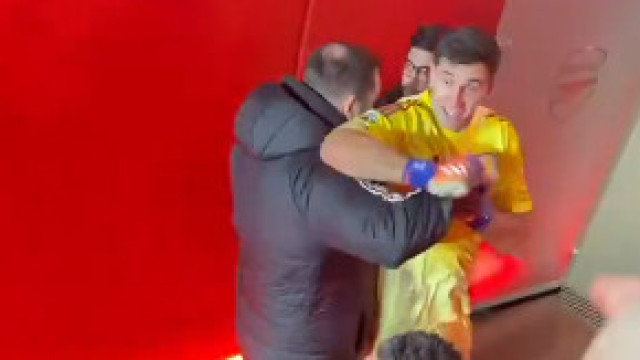 'Passado', Emiliano Martínez teve de ser arrastado do Arsenal-Aston Villa