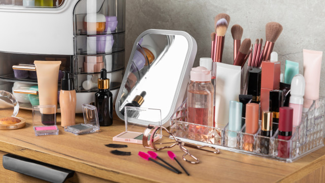 A maquilhagem tem prazo de validade! 4 sinais de que deve ir para o lixo