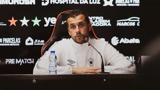 "O Sporting não jogou contra ninguém. Acho que não houve adversário"