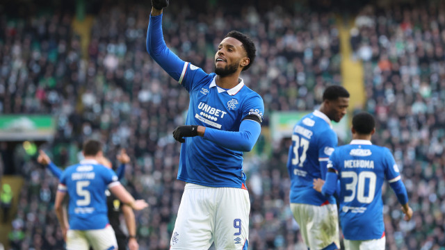 Chermiti lidera remontada do Rangers no dérbi com o Celtic