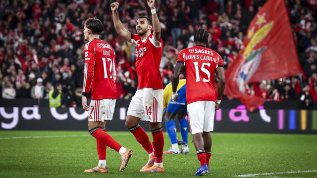 Mourinho voltou a meter o dedinho no Benfica... e Pavlidis fez tudinho 