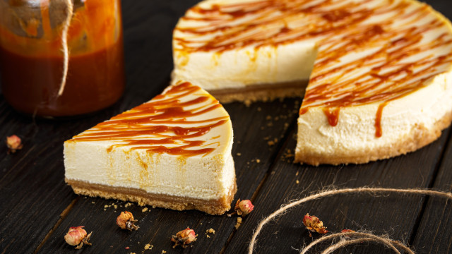 Sem lactose e sem glúten! A receita de cheesecake de caramelo salgado 