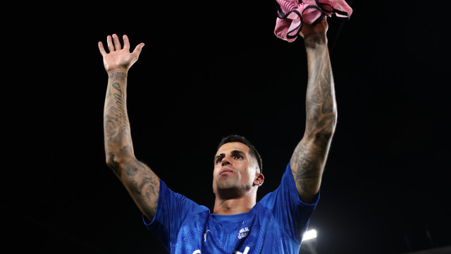 Barcelona chega a acordo com o Al Hilal para o regresso de João Cancelo