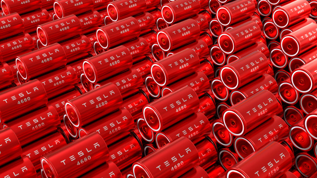 Tesla admite fabricar baterias a partir do próximo ano