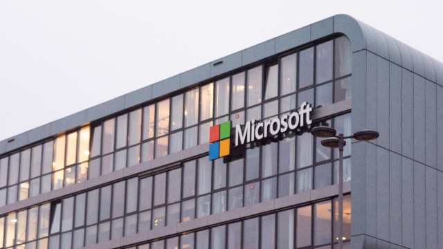 Microsoft alerta para abusos e perigos dos agentes de IA em empresas