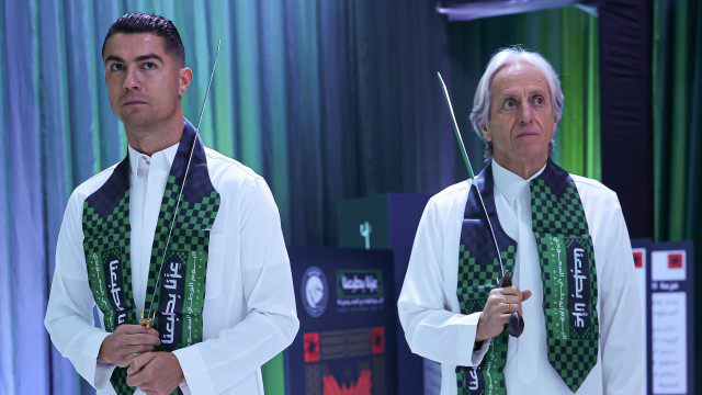 Jesus reencontra Al Hilal, onde já foi tramado por... Cristiano Ronaldo