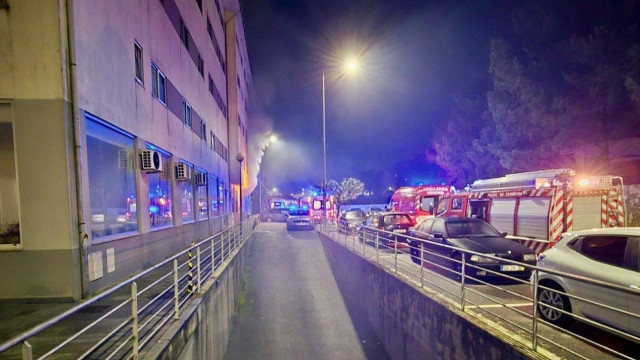 Fogo em garagem faz mais de 100 desalojados em Paços de Ferreira