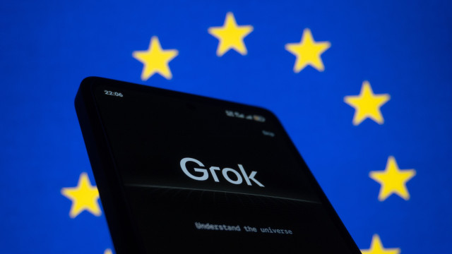 Bruxelas insta X a guardar documentos após detetar pornografia infantil