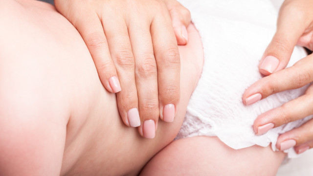 Bebé agredida em creche de Valongo. Foi deixada a sós com outras crianças