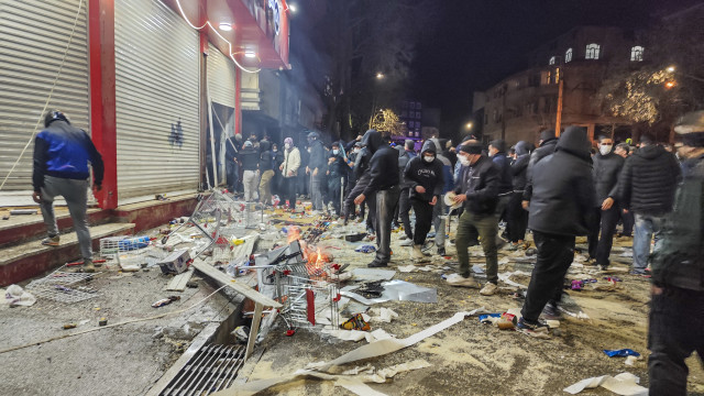 13 dias de protestos, mortos e aviso de Trump: O que se passa no Irão?