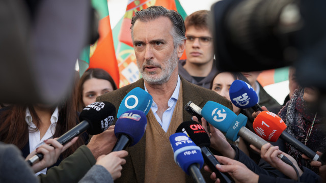 Assédio sexual? 30 mulheres assinam carta aberta a defender Cotrim