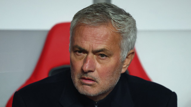 Mourinho desespera por reforços. Ponto de situação do mercado no Benfica