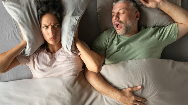 O que fazer para parar de ressonar e dormir bem melhor
