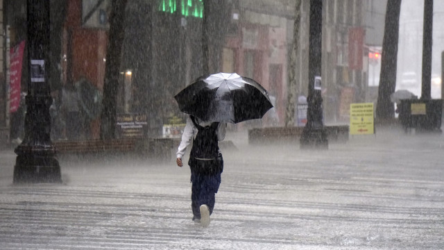 Inmet emite alerta para tempestades em Estados do Brasil