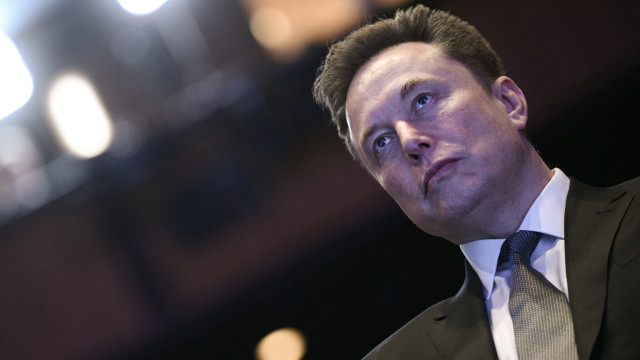 Elon Musk não está satisfeito com acordo entre a Apple e a Google
