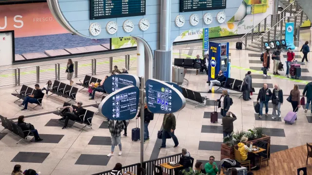 
                    Brasileiros mantêm procura por Portugal apesar das filas nos aeroportos
                