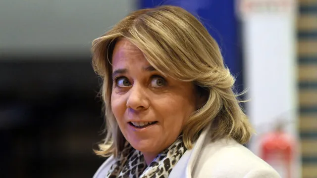 
                    Catarina Martins pede à Europa para travar 