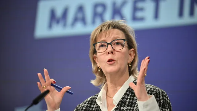 
                    Maria Luís Albuquerque defende bancos maiores na União Europeia
                