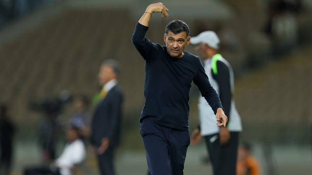 Sérgio Conceição furioso após empate do Al Ittihad: