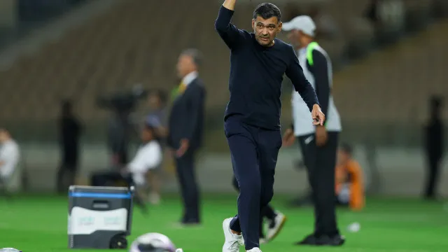 "Sozinho". Sérgio Conceição enfrenta cenário caótico no Al-Ittihad