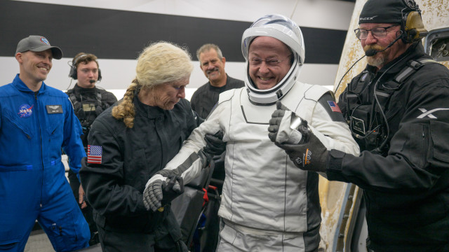 Astronautas chegaram à Terra em segurança. Eis as imagens