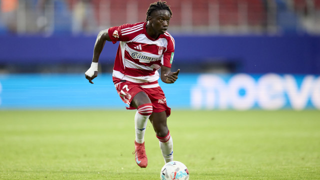 Diretor do Sporting confirma chegada de Faye: 