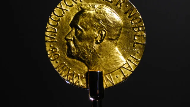 
                    Prémios Nobel vão ser aumentados para 1,1 milhões
                
