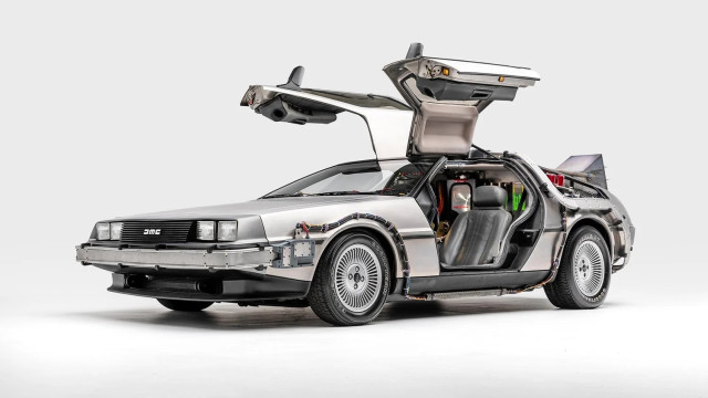 DeLorean: Um carro de sucesso no cinema, mas nem por isso no mercado