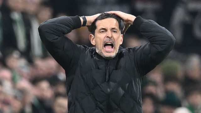 Oficial: Dino Toppmoller já não é o treinador do Eintracht Frankfurt