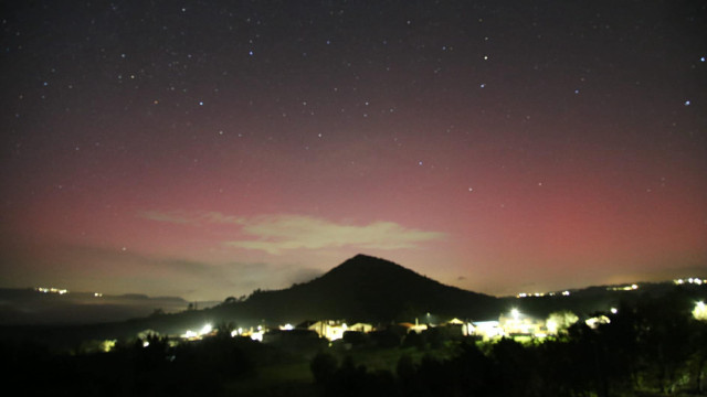 Auroras boreais registadas em Portugal após grande tempestade. Ora veja