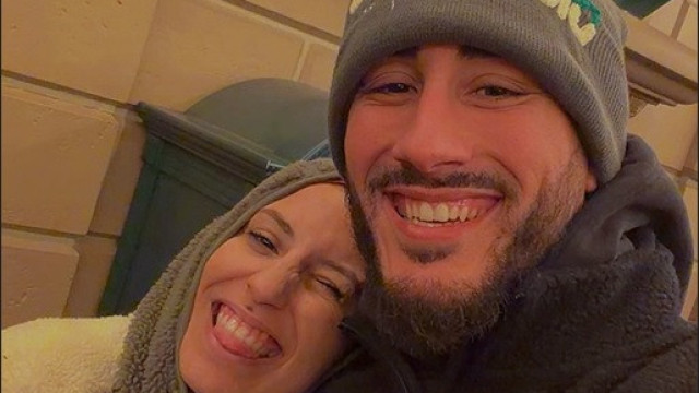 Afonso Leitão oferece colar Swarovski a Catarina Miranda em dia especial