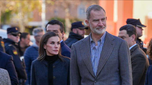 Felipe VI quer regressar rapidamente a Madrid após acidente ferroviário