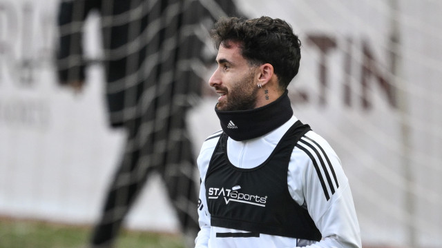 Novela perto do fim. Rafa já está em Portugal para assinar pelo Benfica