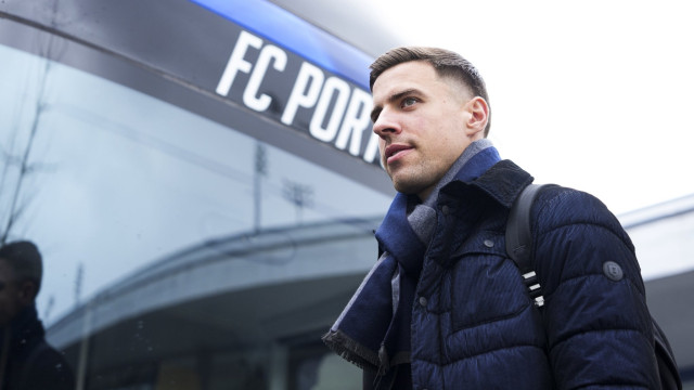 Farioli promove duas surpresas da lista de convocados do FC Porto