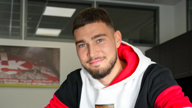 Oficial: Estrela da Amadora empresta Atanas Chernev ao Kaiserslautern