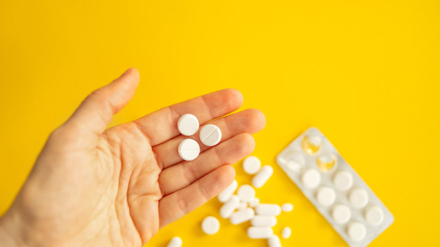 Ibuprofeno vs. paracetamol: As diferenças e quando tomar um ou outro