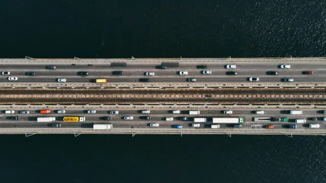 
                    Passageiros recuam no metro e barco e sobem por via aérea e ferroviária
                