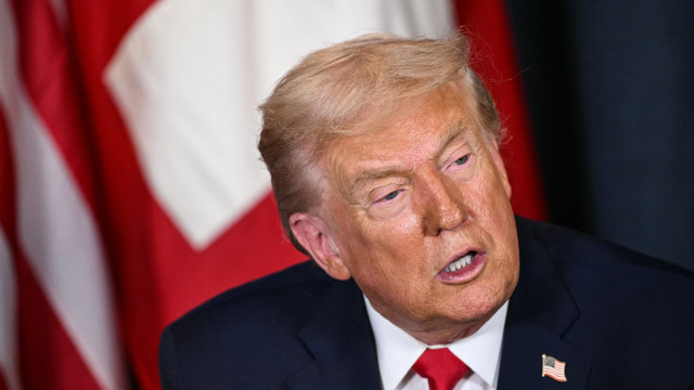 Sob pressão de ações do ICE, Trump diz estar 'revisando tudo' após 2ª morte no mês