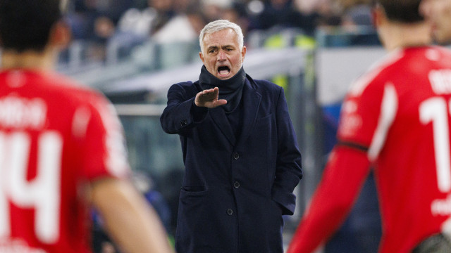 Quem faz de Aursnes? O onze provável do Benfica nos Açores