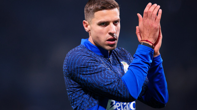 Bednarek apoia Samu: 