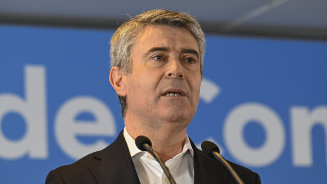 OE2027: Carneiro vai propor aos órgãos do partido abstenção do PS