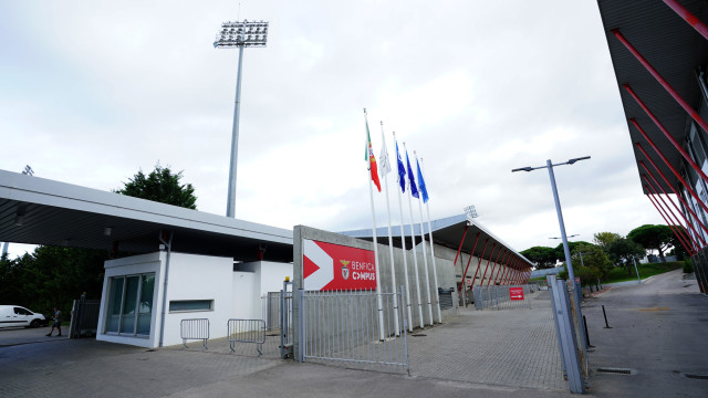 Da promessa de Mourinho ao hino. Os bastidores do cerco ao Benfica Campus