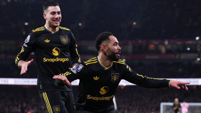 Amorim era o problema? United vence Arsenal em jogo de golaços e loucura
